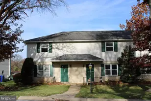 141 Oak Manor Dr, York, PA 17402 - Photo 1