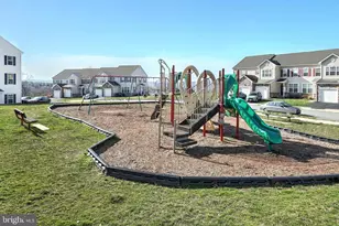 2233 Live Oak Ln, York, PA 17406 - Photo 33
