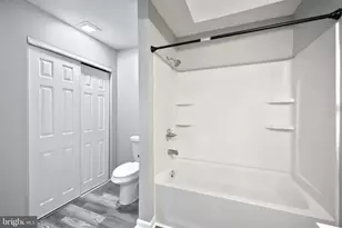 240 E King St, York, PA 17403 - Photo 13