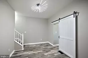 240 E King St, York, PA 17403 - Photo 25