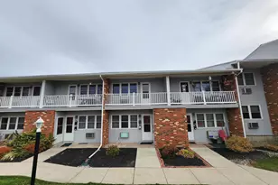 76 Lark Cir, York, PA 17404 - Photo 1