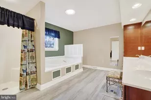 138 W Crestlyn Dr, York, PA 17403 - Photo 23