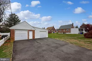 2000 Filbert St, York, PA 17404 - Photo 3