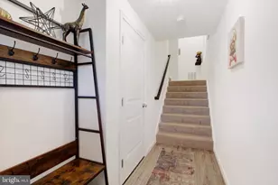 18007 Dave Anne Cir, Stewartstown, PA 17363 - Photo 3