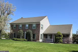 2035 Parkton Ln, York, PA 17408 - Photo 1