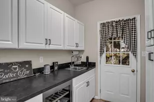 1709 Country Manor Dr, York, PA 17408 - Photo 35