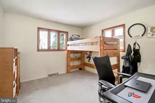 36 Crescent Dr, New Cumberland, PA 17070 - Photo 9