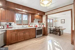 36 Crescent Dr, New Cumberland, PA 17070 - Photo 3