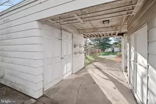 36 Crescent Dr, New Cumberland, PA 17070 - Photo 21