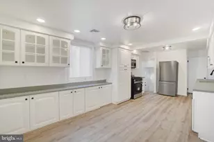 1116 W College Ave, York, PA 17404 - Photo 9