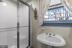 930 Hickory Hill Ln, York, PA 17402 - Photo 41