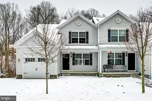 180 Breezewood Dr, Hanover, PA 17331 - Photo 1