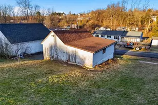 143 W Broad St, Yoe, PA 17313 - Photo 37