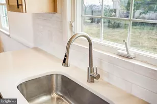 1330 Chapel Dr, York, PA 17404 - Photo 17