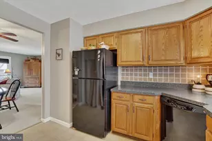 377 Weldon Dr, York, PA 17404 - Photo 9