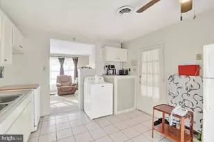 827 Fireside Rd, York, PA 17404 - Photo 7