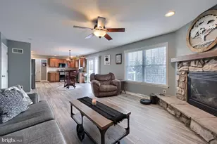 385 Torrey Pines Dr, Mount Wolf, PA 17347 - Photo 17