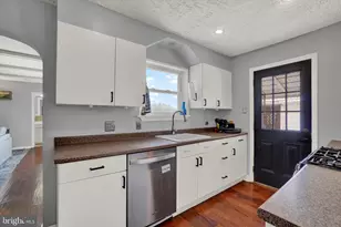 327 Creston Rd, York, PA 17403 - Photo 9