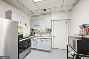 1761 W Market St, York, PA 17404 - Photo 9