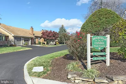 402 Deerfield Drive #402, Hanover, PA 17331 - Photo 5