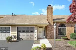 402 Deerfield Dr, Hanover, PA 17331 - Photo 3