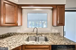 402 Deerfield Dr, Hanover, PA 17331 - Photo 17