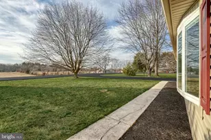 79 N Schoolhouse Rd, Thomasville, PA 17364 - Photo 5