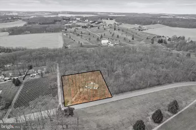 8287 Pleasant Valley Road, Stewartstown, PA 17363 - Photo 3