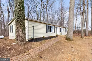 8287 Pleasant Valley Rd, Stewartstown, PA 17363 - Photo 7