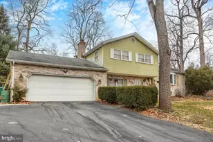 302 Robin Hood Rd, Dillsburg, PA 17019 - Photo 3