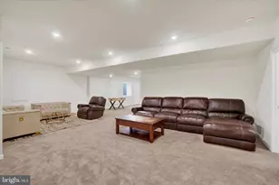 305 Hollyhock Dr, Manchester, PA 17345 - Photo 15