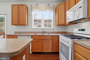 233 Sunset Cir, Red Lion, PA 17356 - Photo 7