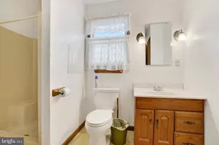 5 E Pennsylvania Ave, Stewartstown, PA 17363 - Photo 9