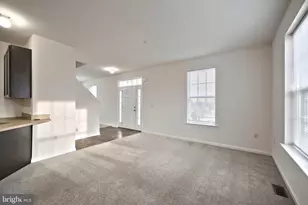 2231 Live Oak Ln, York, PA 17406 - Photo 11