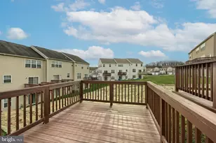 2231 Live Oak Ln, York, PA 17406 - Photo 7