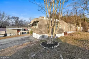 737 Lake Dr, Mount Wolf, PA 17347 - Photo 5