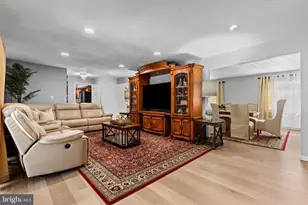 4009 Robinhood Dr, York, PA 17408 - Photo 9