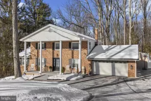 4009 Robinhood Dr, York, PA 17408 - Photo 1