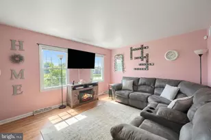 2435 Woodmont Dr, York, PA 17404 - Photo 5