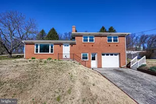 29 Merrin Rd, York, PA 17402 - Photo 1