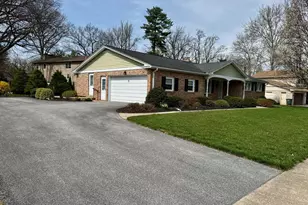 436 Hunting Park Ln, York, PA 17402 - Photo 5