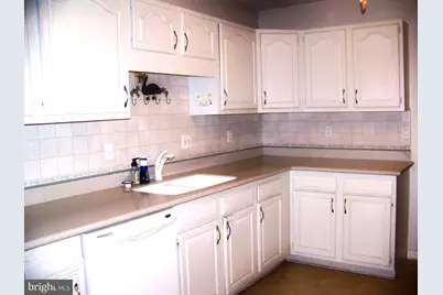 3044 Village Circle W, York, PA 17404 - Photo 11