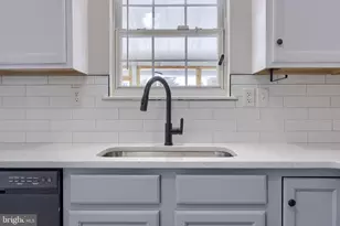 185 Charles Cir, York, PA 17406 - Photo 9