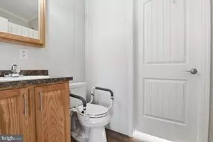 301 Robin Dr, Red Lion, PA 17356 - Photo 19