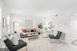 245 Robin Hill Cir, York, PA 17404 - Photo 3