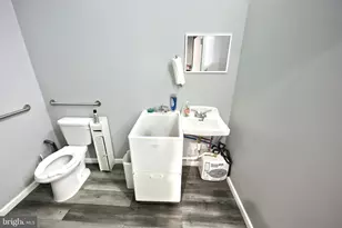 911 E Market St, York, PA 17403 - Photo 13