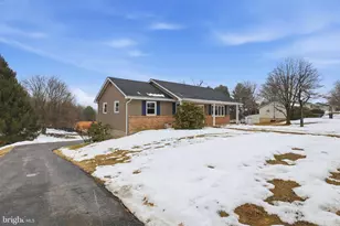 810 Jefferson Ln, Red Lion, PA 17356 - Photo 5