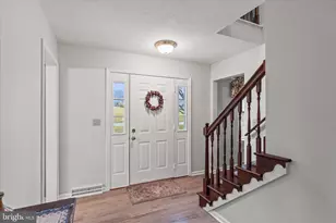 2358 Fox Chase Dr, Hanover, PA 17331 - Photo 9