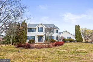 2358 Fox Chase Dr, Hanover, PA 17331 - Photo 7