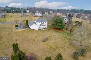 2358 Fox Chase Dr, Hanover, PA 17331 - Photo 5